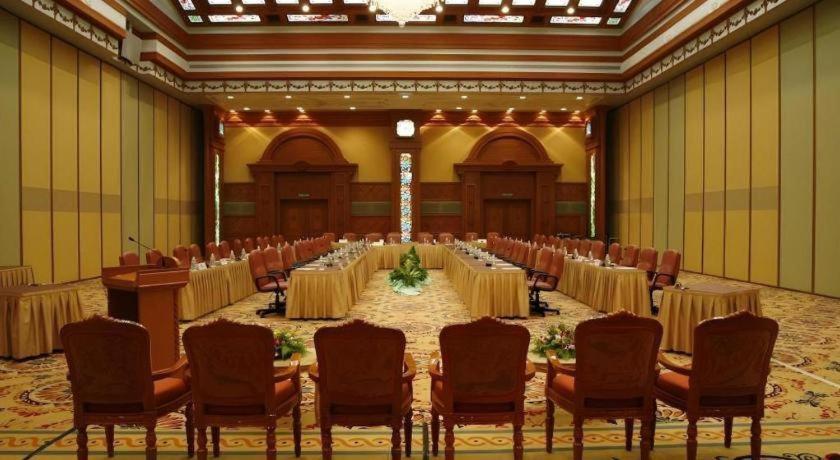 The Rizqun International Hotel Bandar Seri Begawan Exterior photo