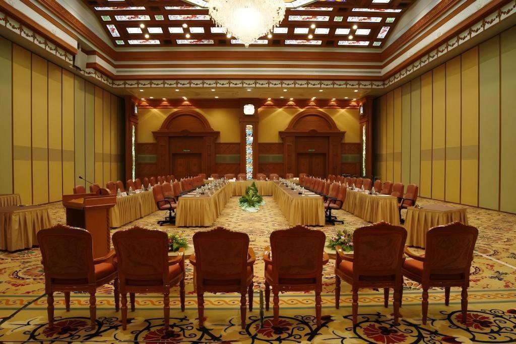 The Rizqun International Hotel Bandar Seri Begawan Exterior photo